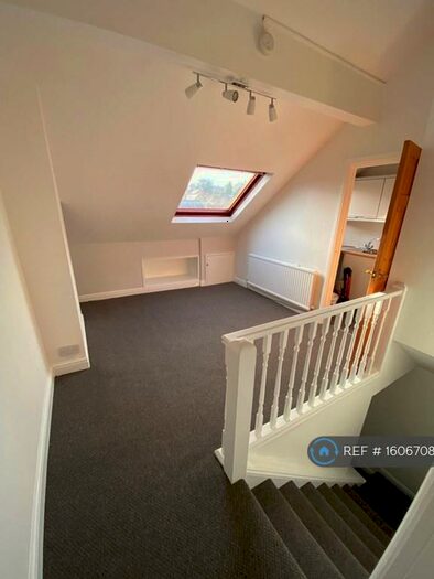 1 Bedroom Flat To Rent In Thornleigh, Chapel-En-Le-Frith, High Peak, SK23