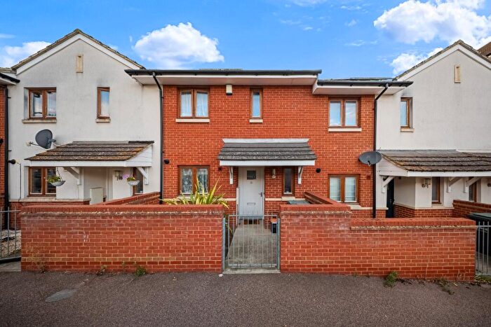 3 Bedroom Terraced House For Sale In Palmer Avenue, Gravesend, Kent, DA12