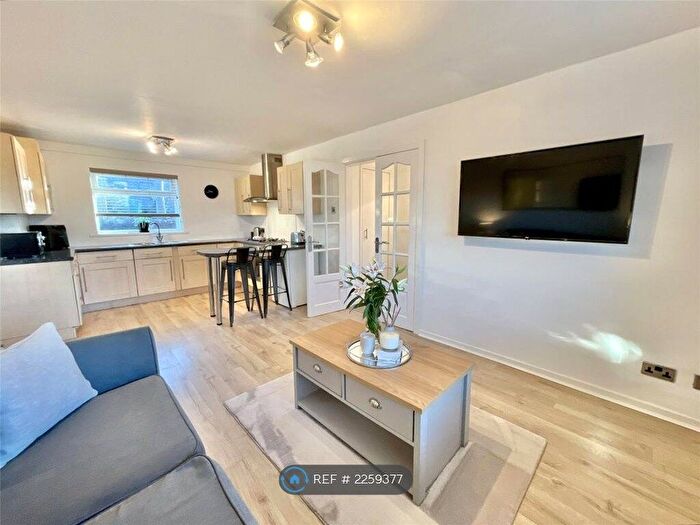 2 Bedroom Flat To Rent In Ravenscar Close, Whickham, Newcastle Upon Tyne, NE16