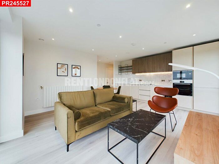 2 Bedroom Flat To Rent In Astell Road, Kidbrooke, – Bedrooms Flat, SE3