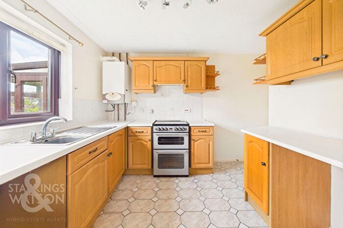 2 Bedroom Detached Bungalow For Sale In Fletcher Way, Acle, Norwich, NR13