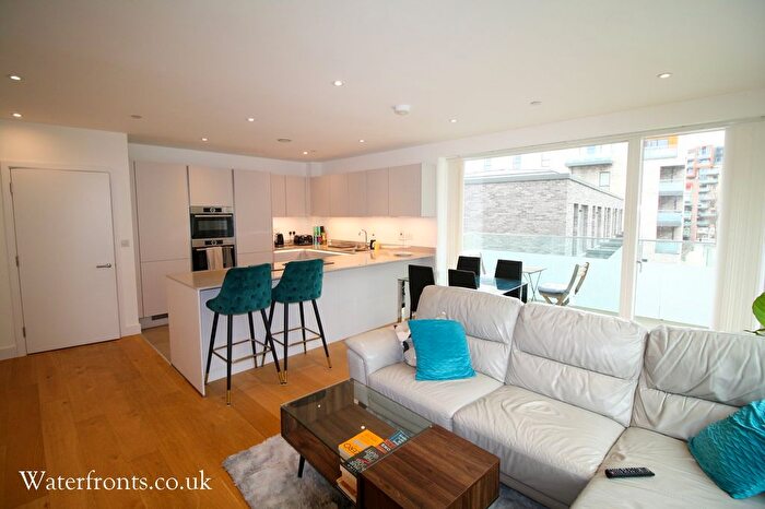 2 Bedroom Flat To Rent In Gosling Lodge, West Parkside, London, SE10