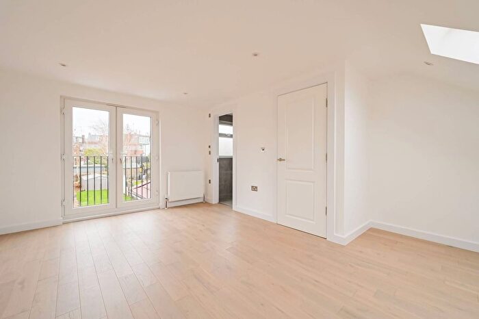 5 Bedroom Semi Detached House To Rent In Halliwick Road, Muswell Hill, London, N10