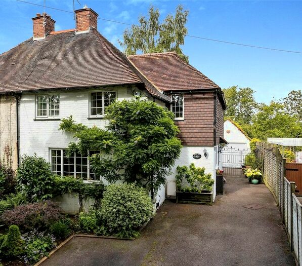 4 Bedroom Semi-Detached House For Sale In Foxhole Lane, Matfield, Tonbridge, Kent, TN12
