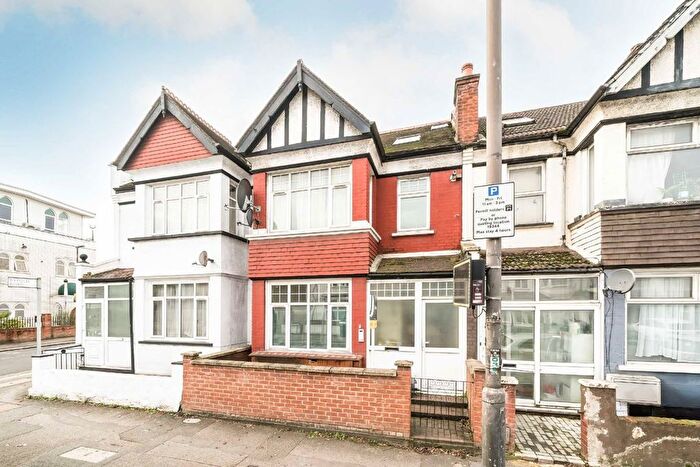 1 Bedroom Flat To Rent In Durnsford Road, London, SW19