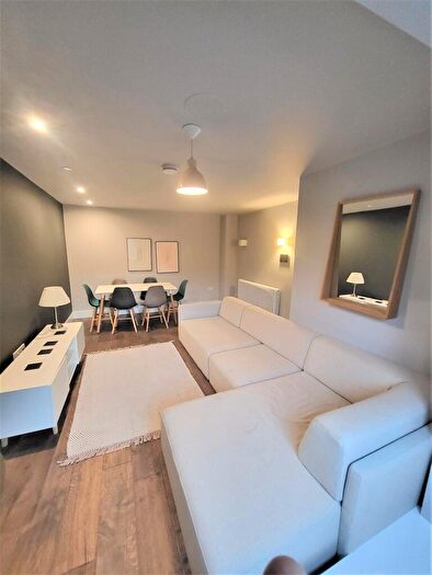 3 Bedroom Town House To Rent In Bentinck Street, Manchester, M15