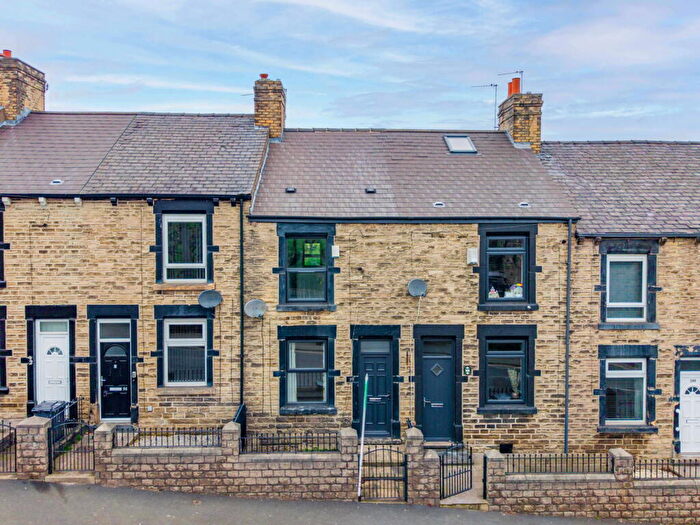 3 Bedroom Terraced House For Sale In Cemetery Road, Barnsley, S70