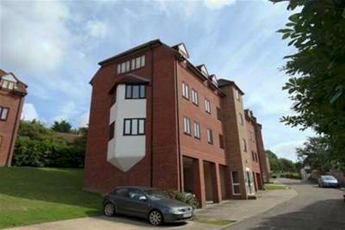 2 Bedroom Flat To Rent In Stuart Court, Braintree, CM7