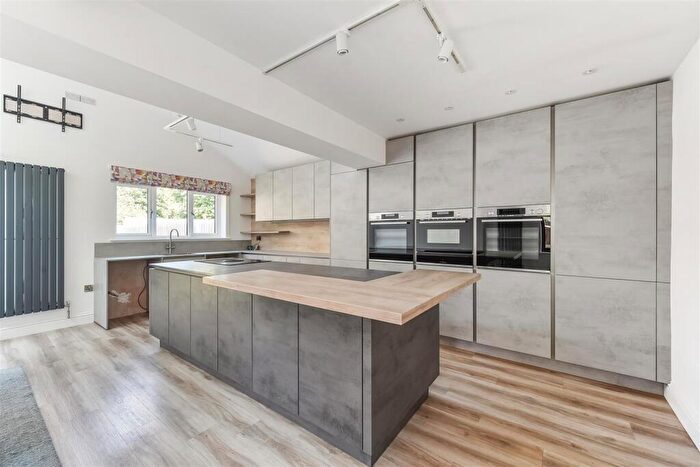 3 Bedroom Semi Detached House For Sale In Swallowfields, Andover, SP10