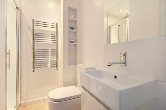 1 Bedroom Flat To Rent In Portobello Road, Notting Hill, London, W11