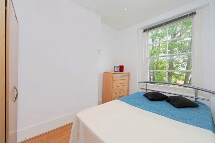 Studio To Rent In St Petersburgh Place, Bayswater W2