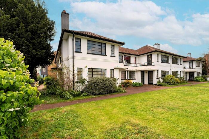 3 Bedroom Flat To Rent In Maitland House, Barton Road, Cambridge, CB3