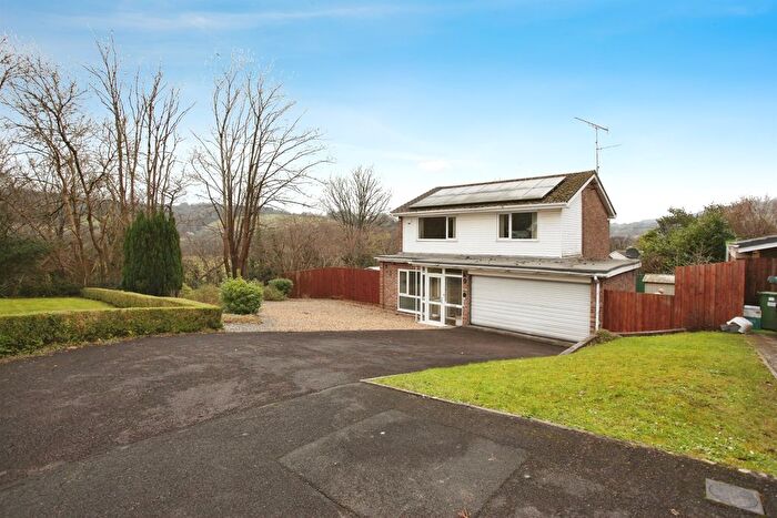 4 Bedroom Detached House For Sale In Royal Oak Close, Machen, Caerphilly, CF83