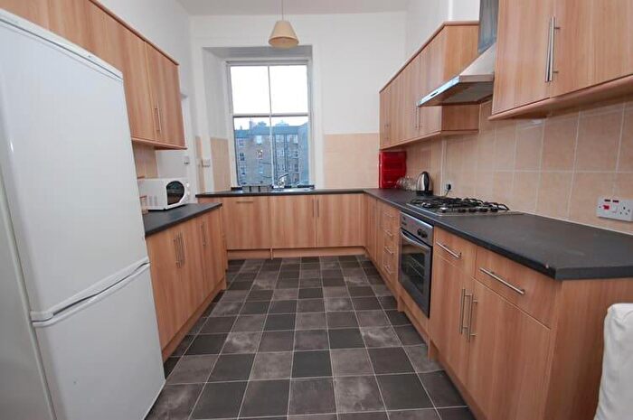 3 Bedroom Flat To Rent In L Gilmore Place, Edinburgh, EH3