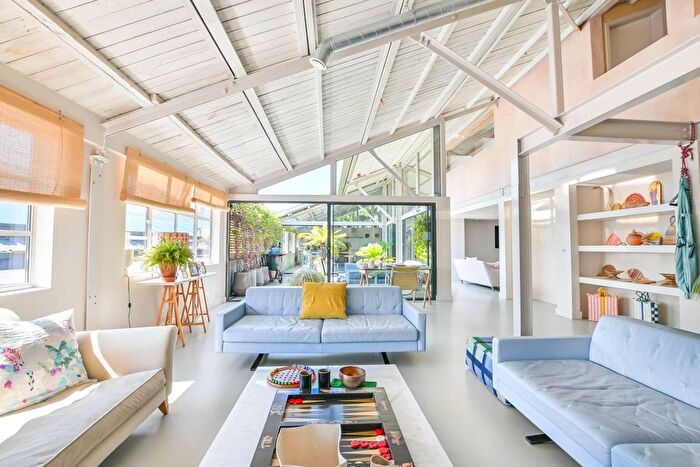 5 Bedroom Flat To Rent In Wotton Road, Gladstone Park, NW2