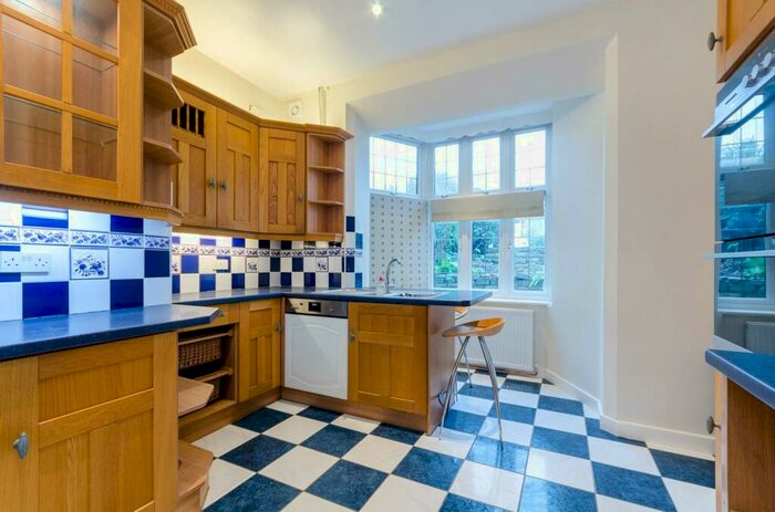 5 Bedroom Detached House To Rent In Russell Hill, Purley, CR8