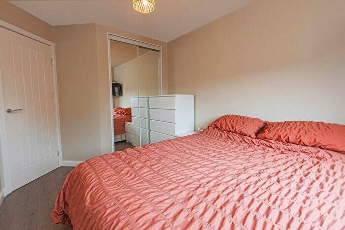 2 Bedroom Detached Bungalow For Sale In Dewars Avenue, Kelty, KY4