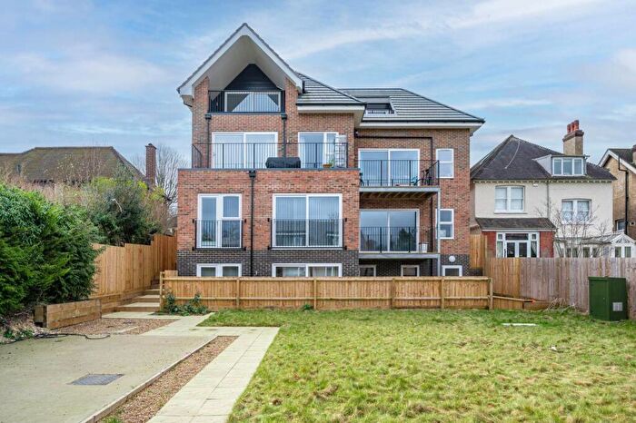 3 Bedroom Flat To Rent In Wentworth House, Purley, CR8