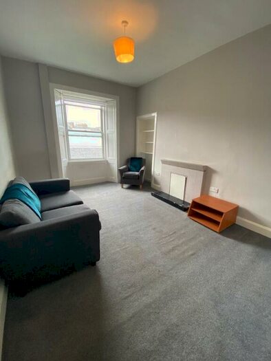 3 Bedroom Flat To Rent In Grindlay Street, Tollcross, Edinburgh, EH3