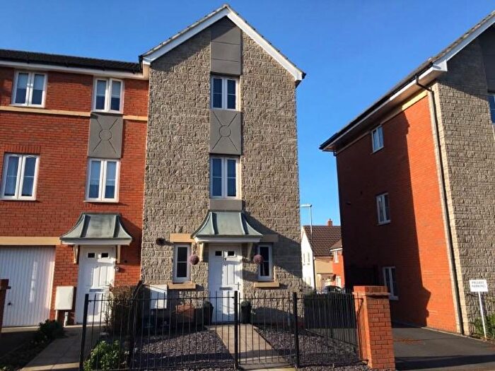 4 Bedroom End Of Terrace House To Rent In Latimer Close, Bristol, BS4