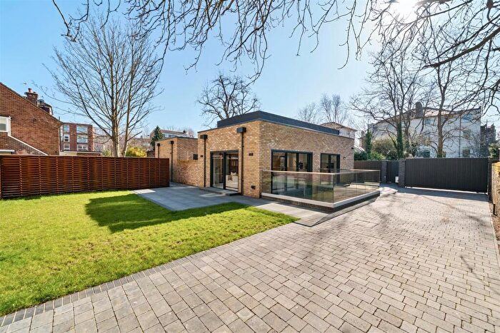 4 Bedroom Detached House To Rent In Lavender Mews, Surbiton, KT6