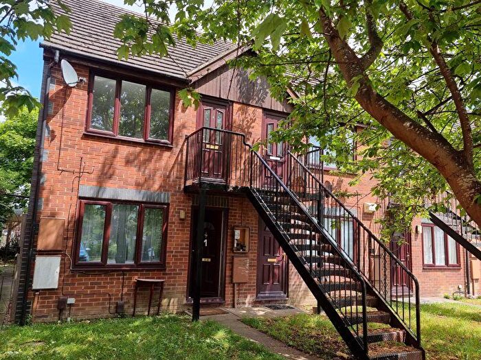 1 Bedroom Flat To Rent In Upton Street, Tredworth, GL1