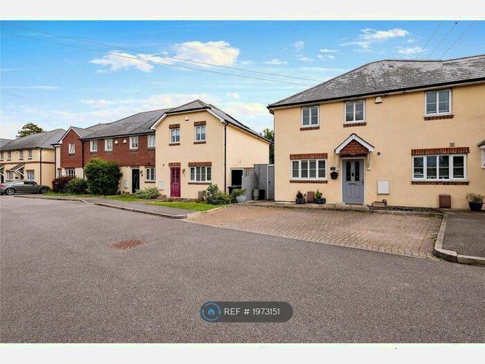 3 Bedroom End Of Terrace House To Rent In Milestone Cottages, Chichester, PO20