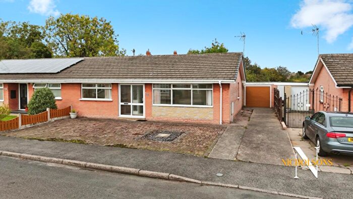 2 Bedroom Semi-Detached Bungalow For Sale In A Well Proportioned Bungalow With Great Potential On Blackstope Lane, Retford, DN22