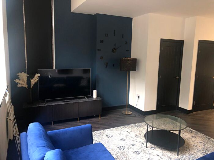 2 Bedroom Flat To Rent In Bradford Old Road, Cottingley, Bingley, BD16