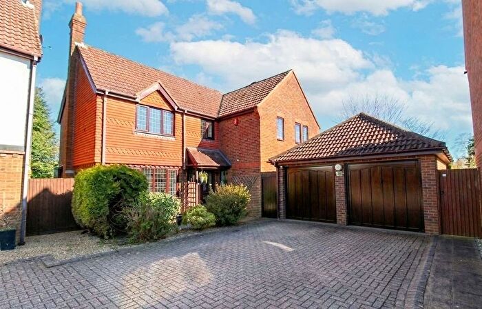 5 Bedroom Detached House For Sale In Todd Close, Holmer Green, HP15