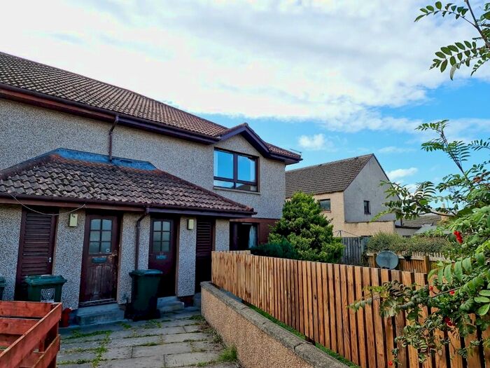 2 Bedroom Flat To Rent In Ashgrove Place, Elgin, Moray, IV30