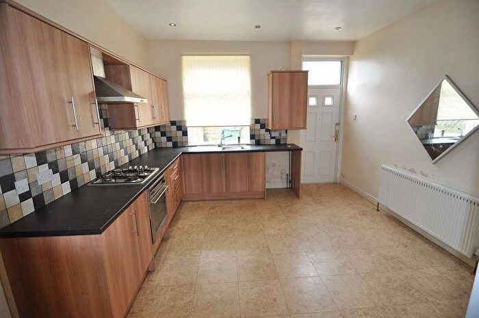 4 Bedroom Terraced House For Sale In Marshfields Place, Bradford, BD5