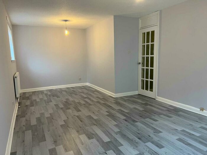 2 Bedroom Flat To Rent In Cypress Crescent, East Kilbride, G75