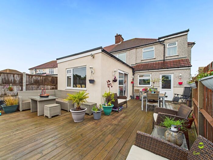 5 Bedroom Semi-Detached House For Sale In Belmont Road, Erith, Kent, DA8