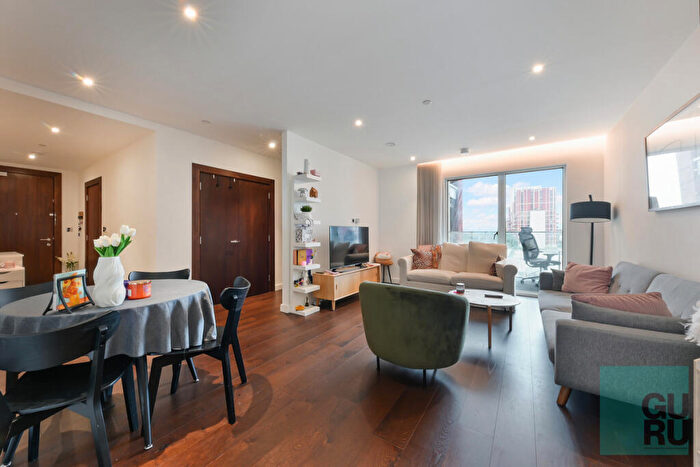 2 Bedroom Apartment To Rent In Lexington Gardens, London, SW11