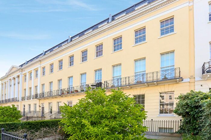 2 Bedroom Flat To Rent In Grosvenor House Cheltenham, GL52