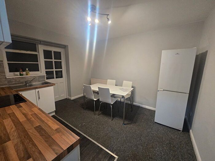 3 Bedroom Flat To Rent In Litchfield Court, Litchfield Way, Hampstead Garden Suburb, NW11