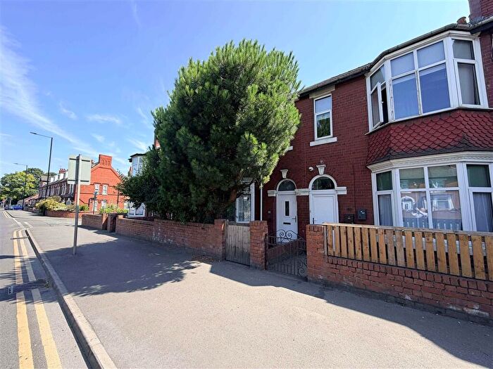 3 Bedroom Terraced House For Sale In Warmsworth Road, Doncaster, DN4