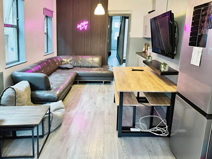 9 Bedroom Terraced House To Rent In Booth Avenue, Manchester, Greater Manchester, M14