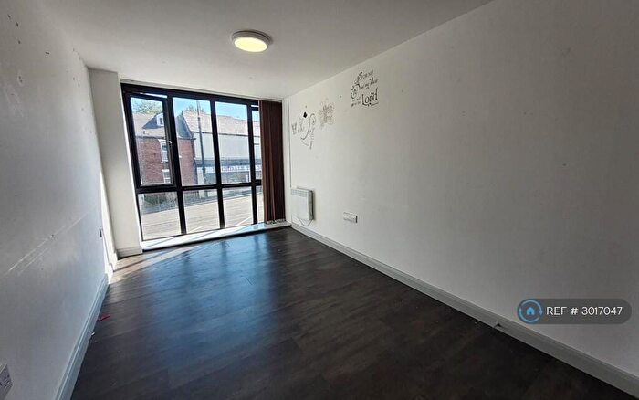 1 Bedroom Flat To Rent In Drake Street, Rochdale, OL16