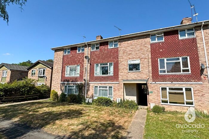 2 Bedroom Maisonette For Sale In College Piece, Mortimer, RG7