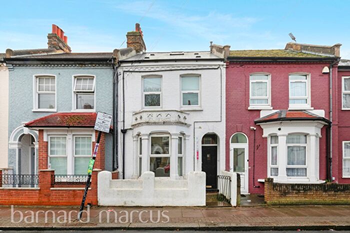 4 Bedroom Property To Rent In Hereward Road, London, SW17