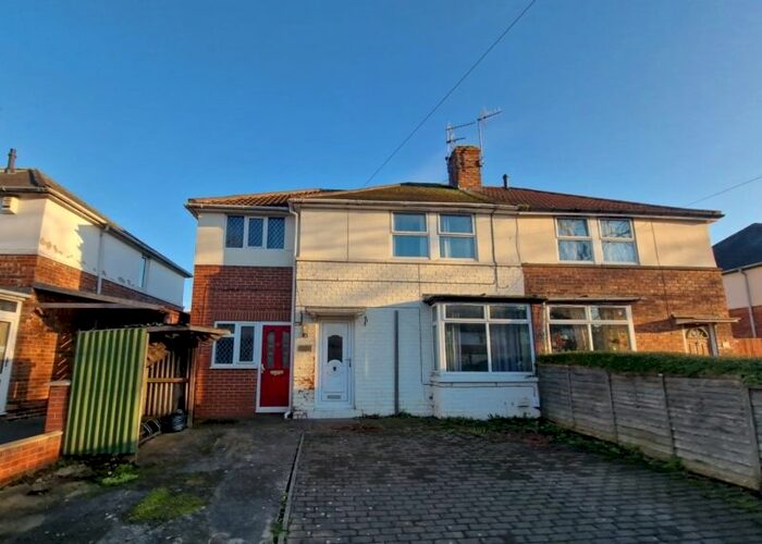 6 Bedroom Semi-Detached House To Rent In Melrosegate, Tang Hall, York, YO10