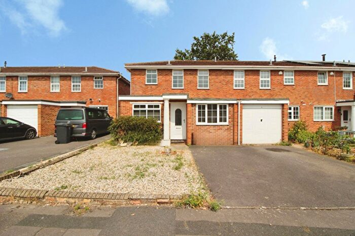 3 Bedroom End Terrace House To Rent In Lytchett Way, Swindon, SN3
