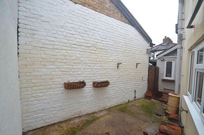 1 Bedroom Semi-Detached House To Rent In Limes Road, Beckenham, BR3