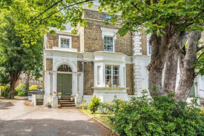 2 Bedroom Apartment For Sale In Ewell Road, Surbiton, KT6