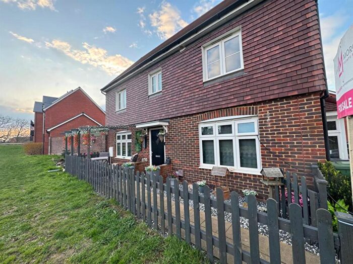 3 Bedroom End Of Terrace House For Sale In Gatekeeper Hill, Curbridge, Southampton, SO30
