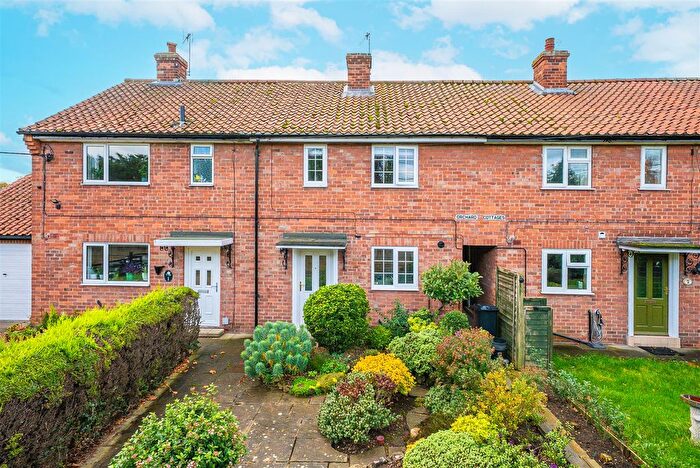 2 Bedroom Terraced House For Sale In Roecliffe, York, YO51