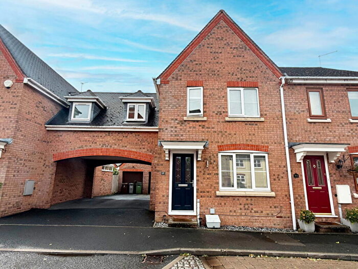 3 Bedroom Semi-Detached House For Sale In Old Dickens Heath Road, Dickens Heath, B90
