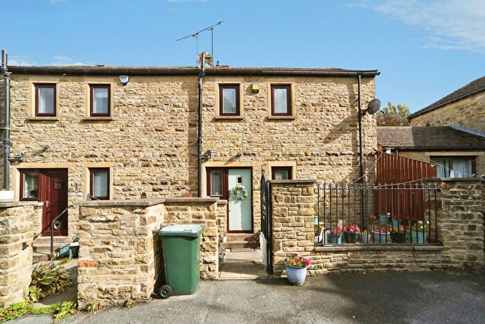 2 Bedroom Semi-Detached House For Sale In Chapel Court, Wilsden, Bradford, BD15
